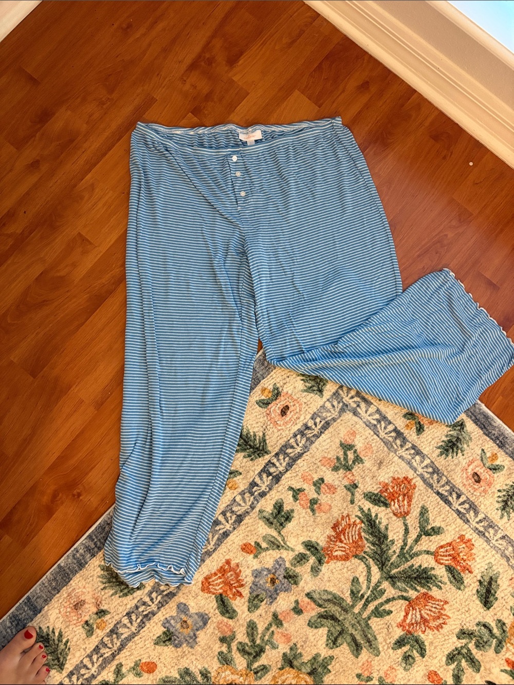 Colsie Light Blue & White Striped Women's Lounge Pajama Pants